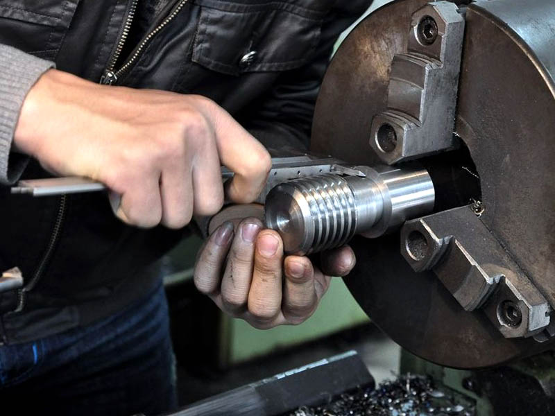 車工和加工中心誰累？工作難度！