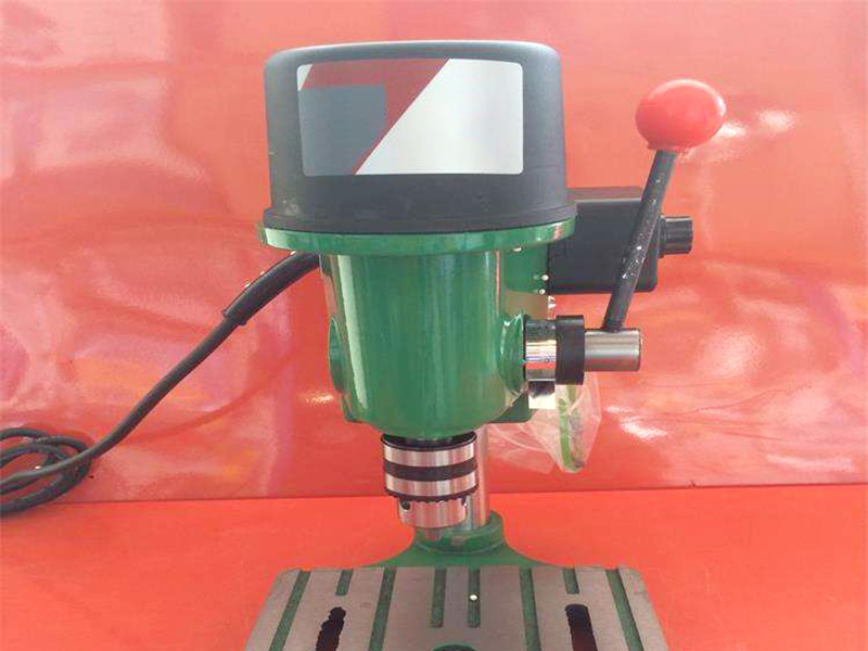 鉆孔機的夾頭怎么拆?會不會弄壞